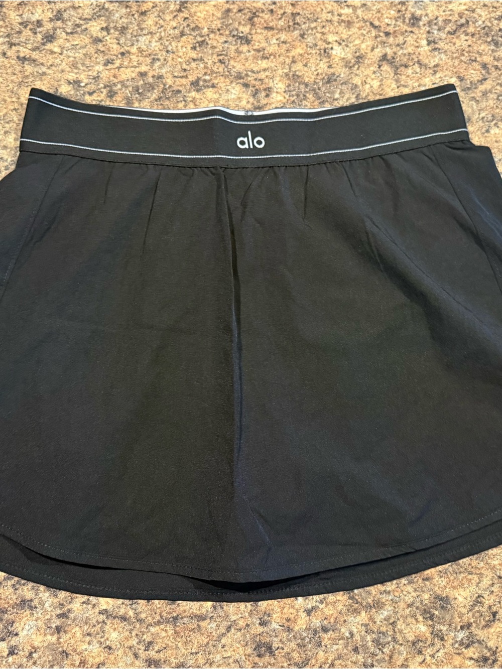 ALO Yoga Black Athletic Skort with Logo Waistband - Picture 2 of 8